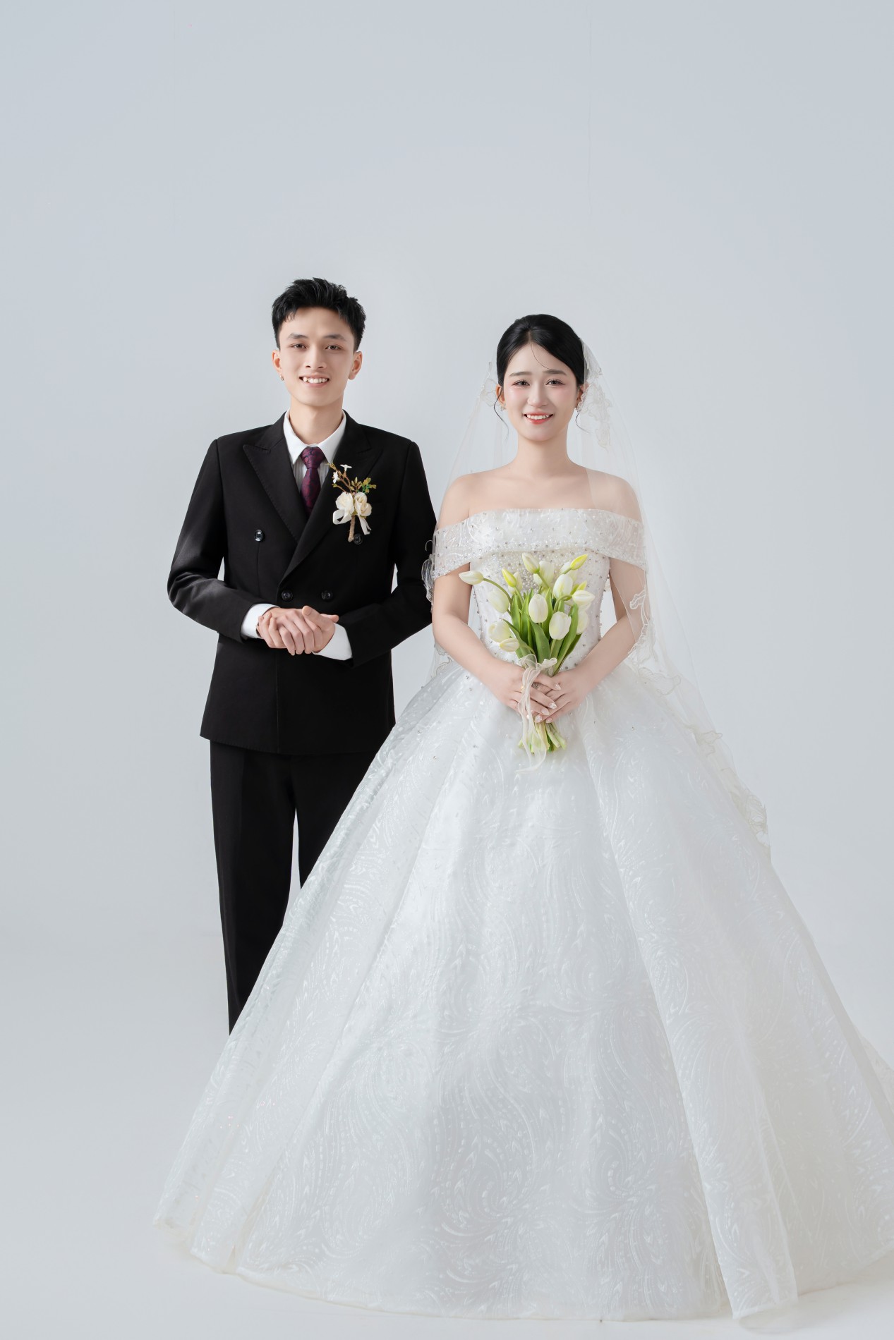 HOÀNG SƠN-KHÁNH LY